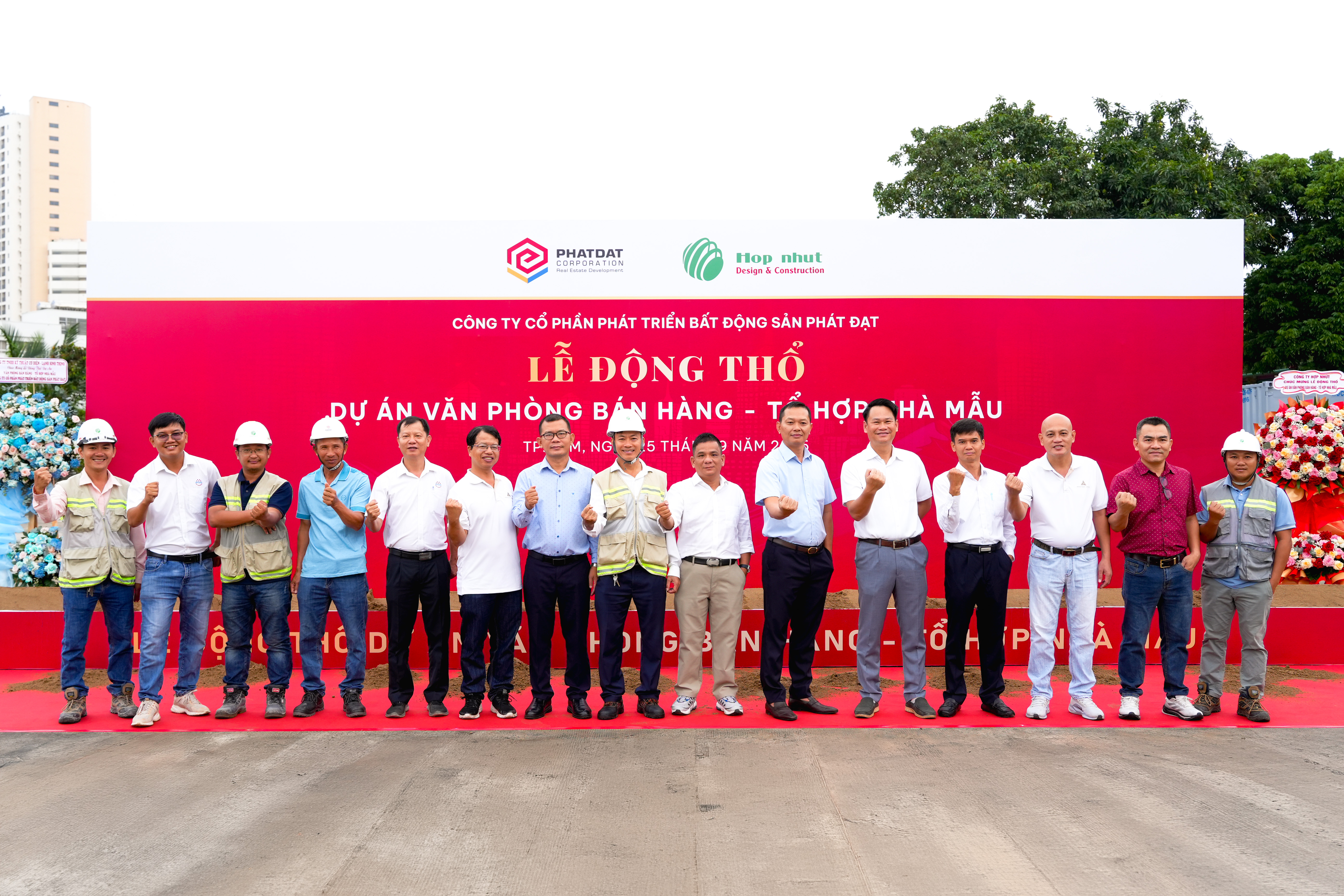 09 25 LE DONG THO DA VP BAN HANG TO HOP NHA MAU_2