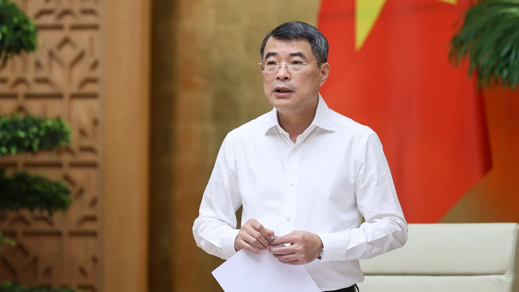 Thủ tướng: 'Phấn đấu giảm lãi suất, xử nghiêm cạnh tranh lãi suất không lành mạnh'