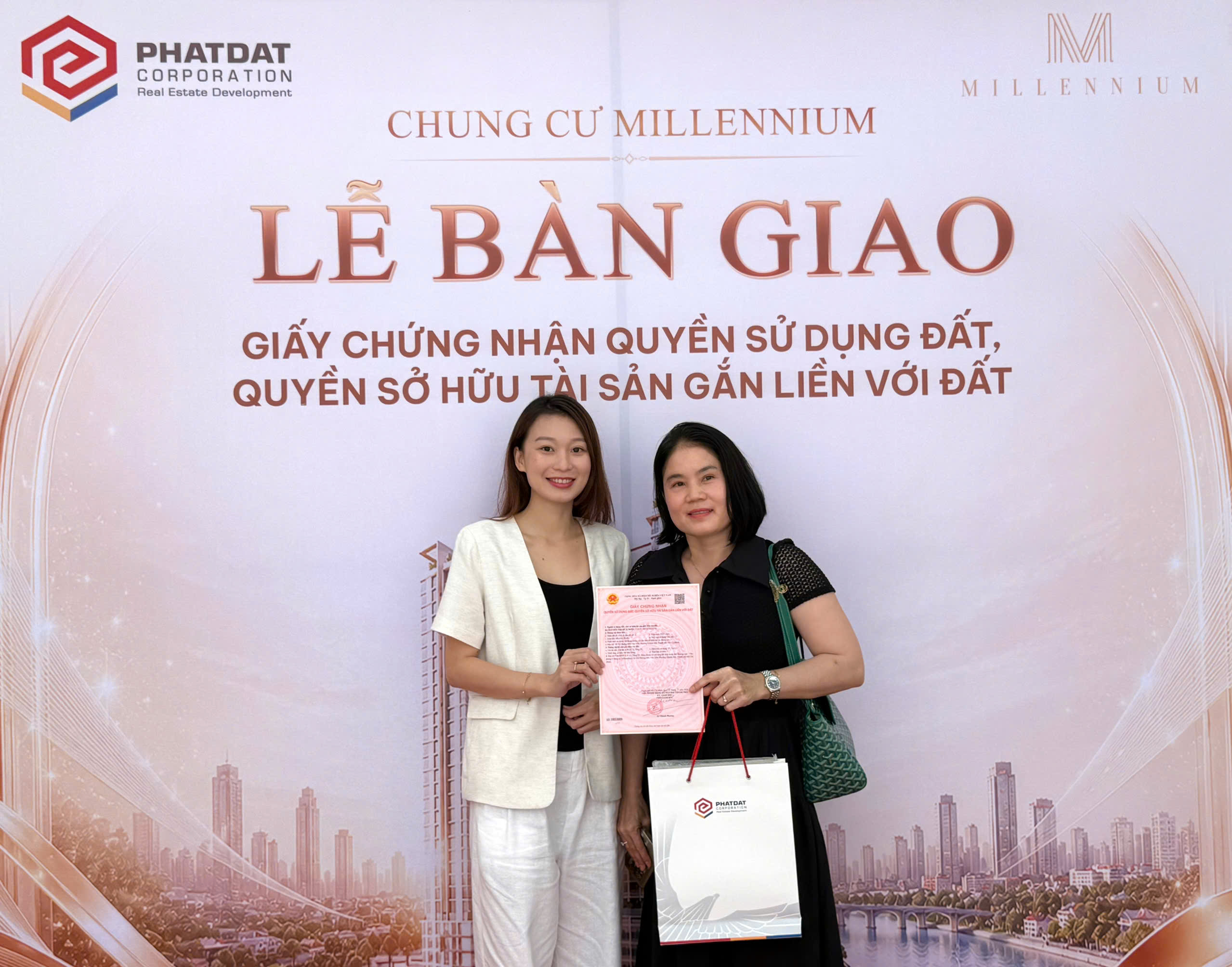 ban giao giay chung nhan millennium (6)