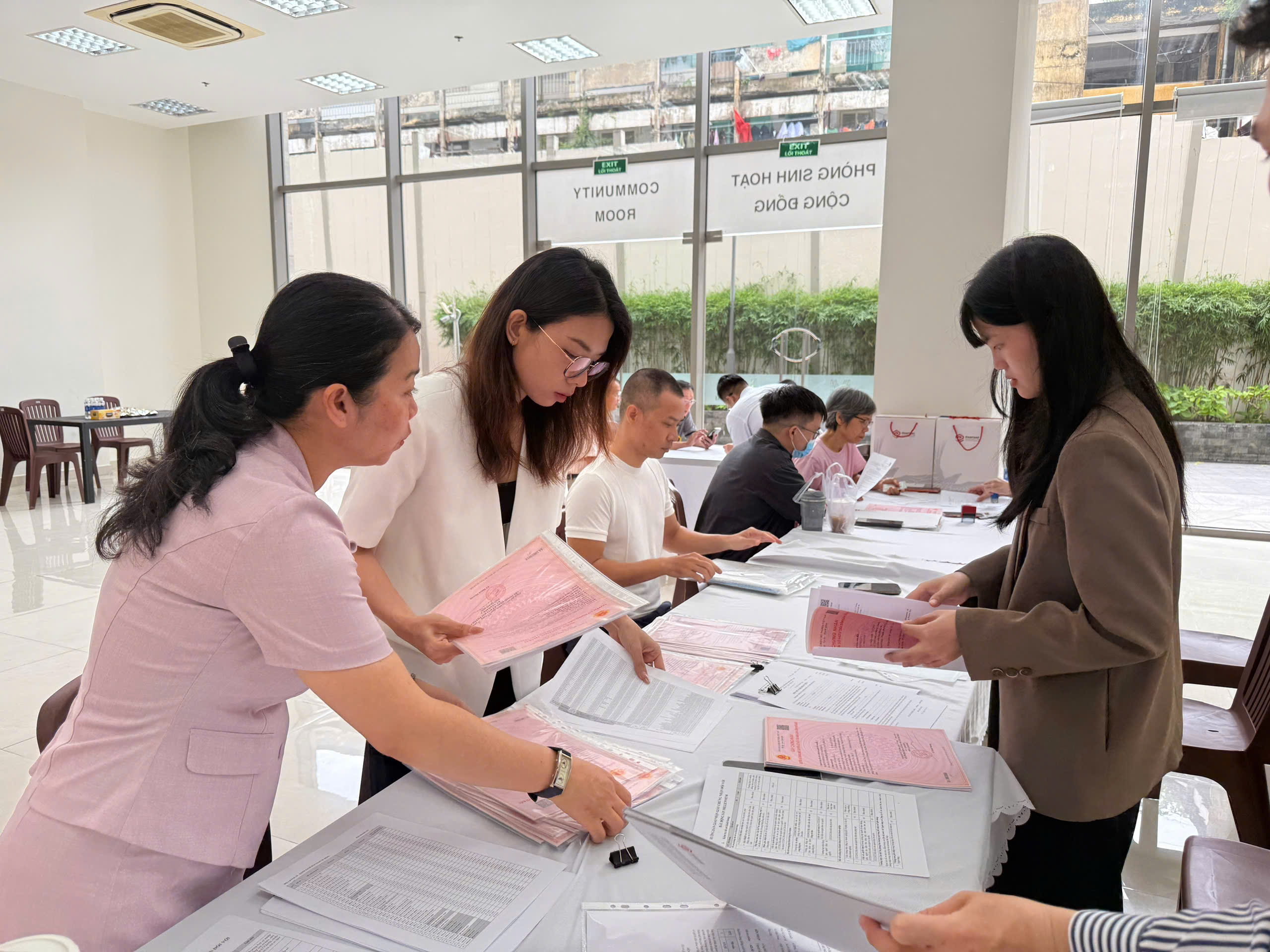 ban giao giay chung nhan millennium (9)