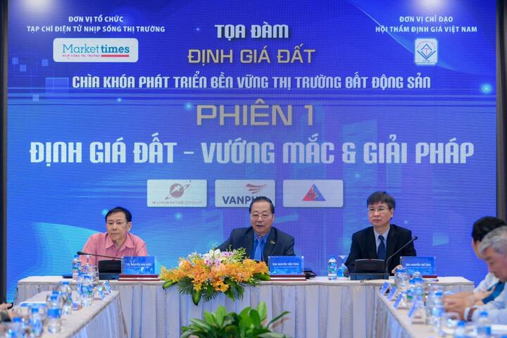 Chuyên gia: Cần có tiêu chuẩn riêng cho từng loại hình bất động sản