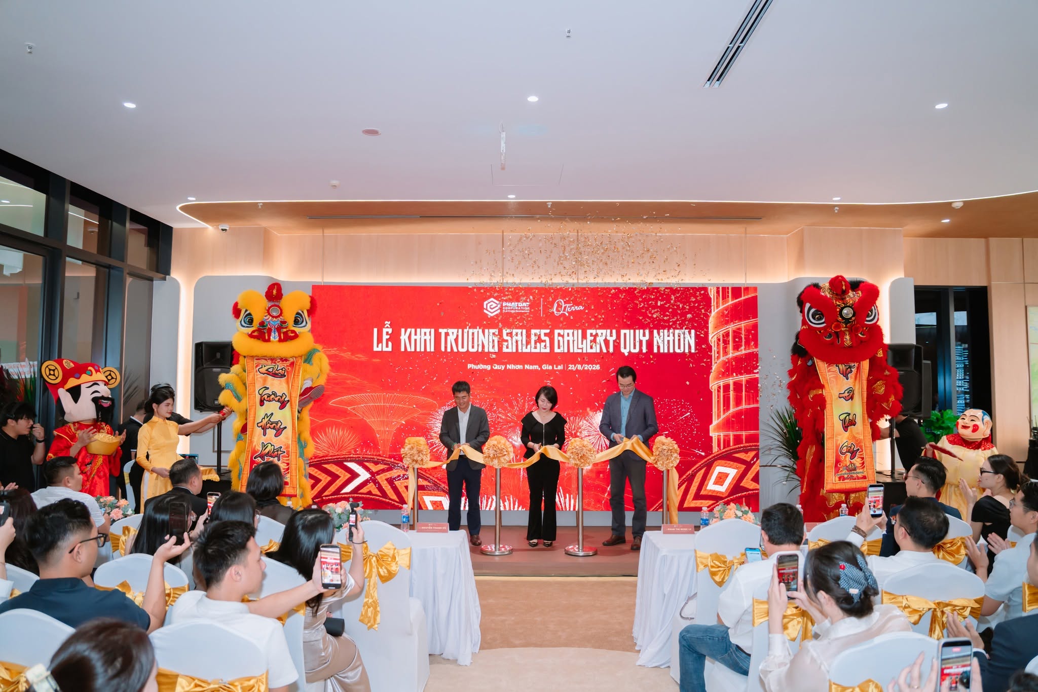 khai truong sale gallery Quy Nhon